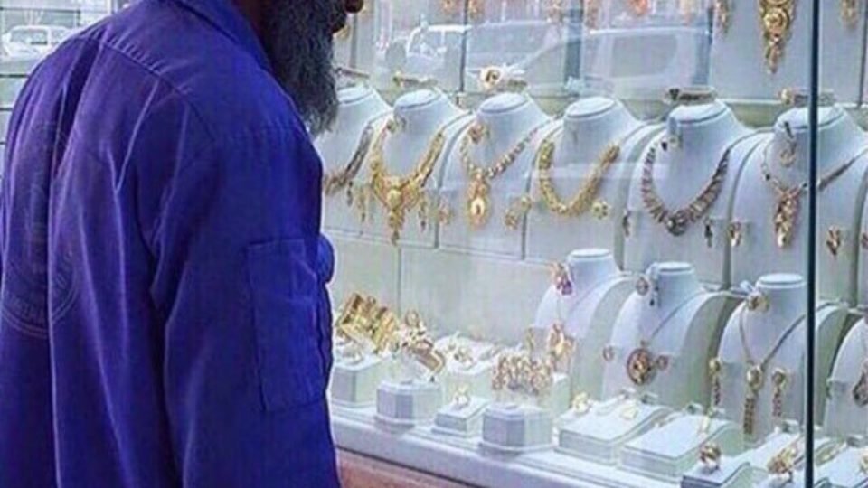 Worker Showered with gold by Saudis