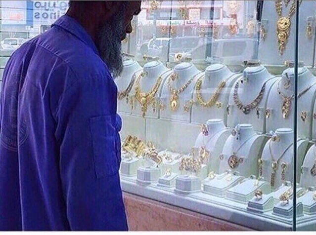 Worker Showered with gold by Saudis