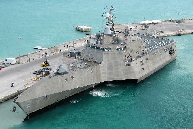 The trimaran USS Independence Pic by US Navy