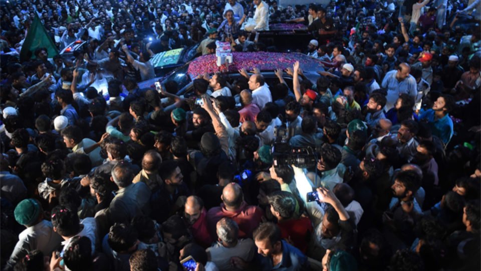 Nawaz Sharif Calls for Revolution, ‘Respect Public Mandate’