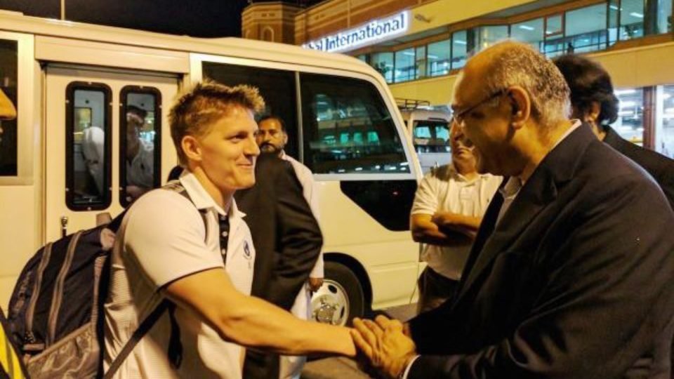 Int’l Cricket Heroes Arrive in Pakistan for World XI Series