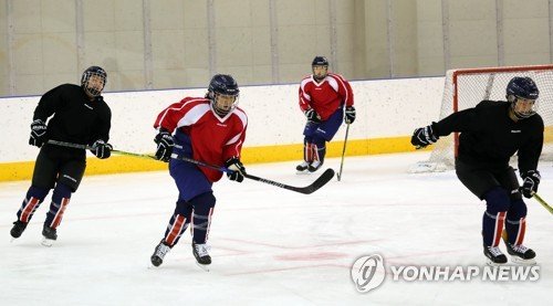 North Korean women’s hockey players practice at Jincheon National Training Center in Jincheon, North Chungcheong Province, on Jan. 26, 2018. (Yonhap)