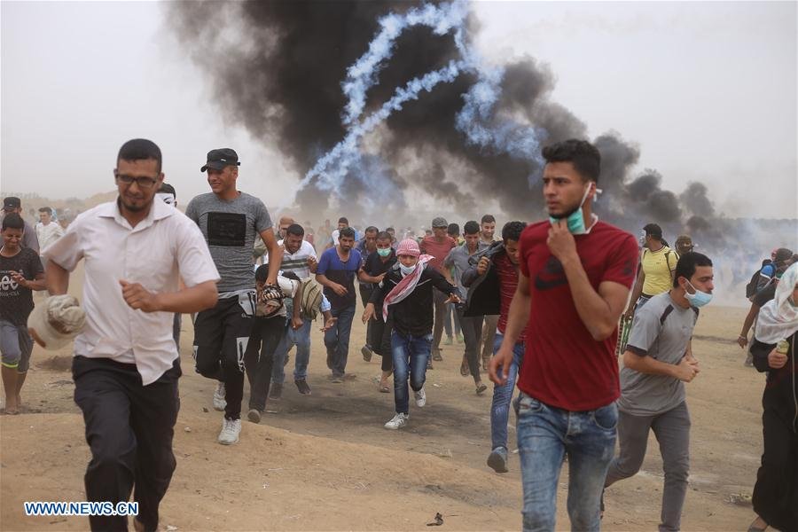 Gaza: Over 1,000 Palestinians Injured in Daylong Clashes with Israeli Soldiers