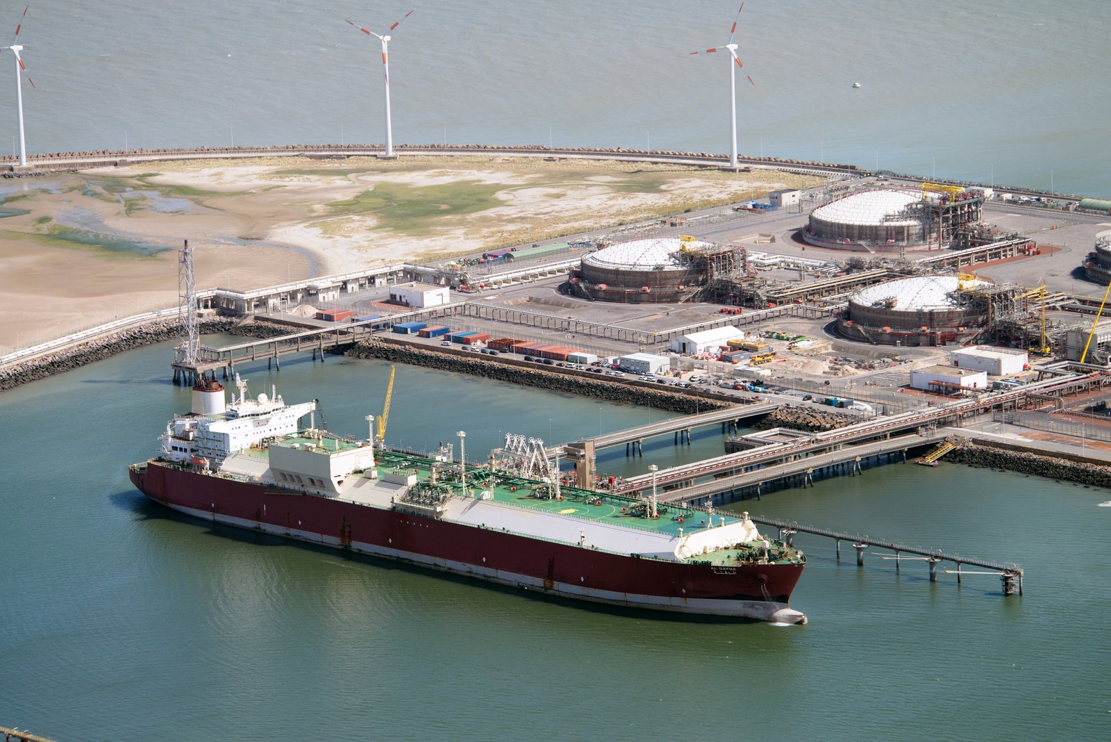 QP-Fluxys Belgium Signs Landmark Agreement for Zeebrugge LNG Terminal Services