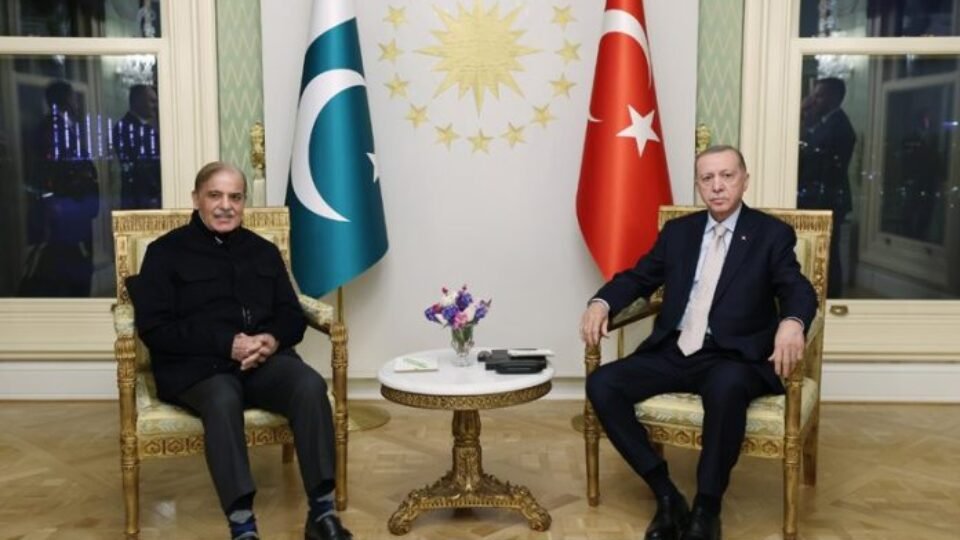Shehbaz – Erdogan Meet; Reaffirm Commitment For Pak-Turkiye $5 b Trade in Three Years