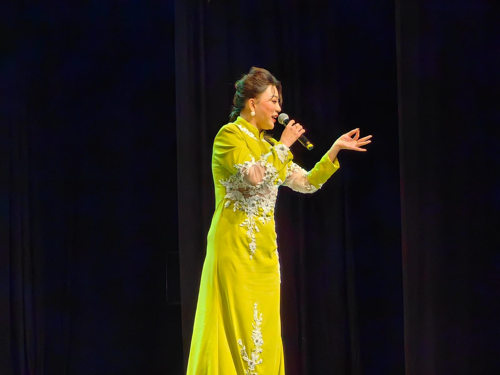 Qatar: Xinjiang Folk Artists Captivate Audiences in a Vibrant Celebration of Chinese Lunar New Year