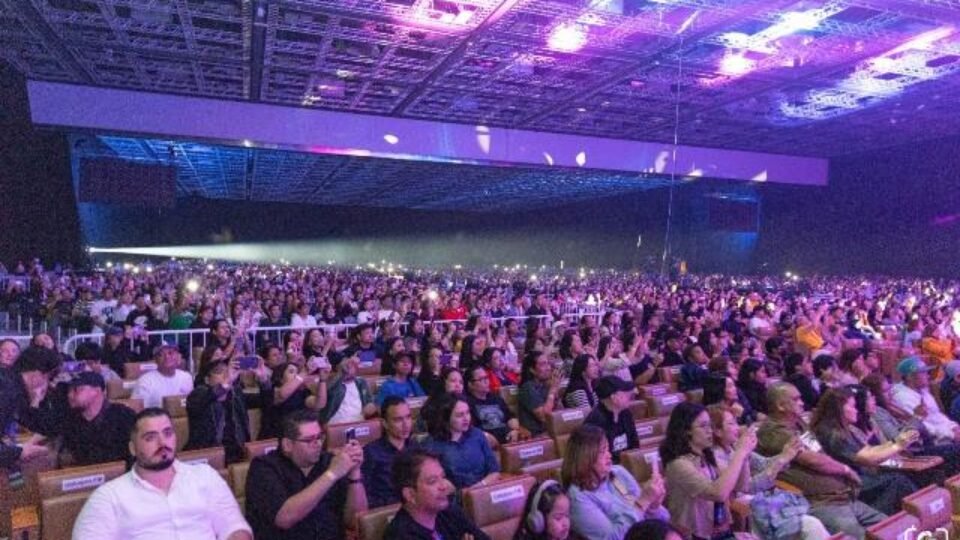 Qatar: Filipino Music Icons Sara G and Bamboo Thrilled 8000 Audience At State of The Art QNCC Hall